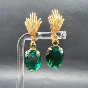 Elegant Vintage Clip On Statement Earrings Emerald Green Gold Tone Faceted Glam